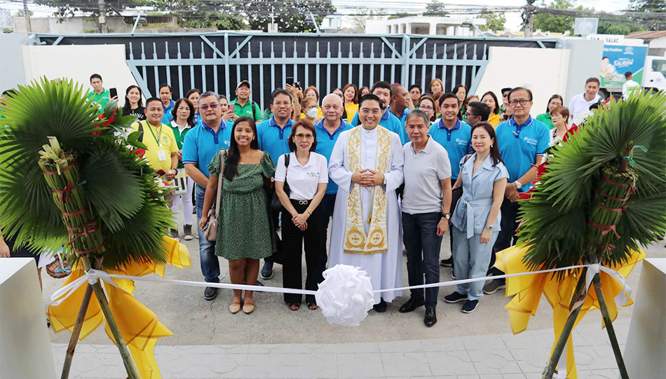 THE INAUGURATION OF ETERNAL CHAPELS CABANATUAN is led by the Eternal Chapels executive officers.